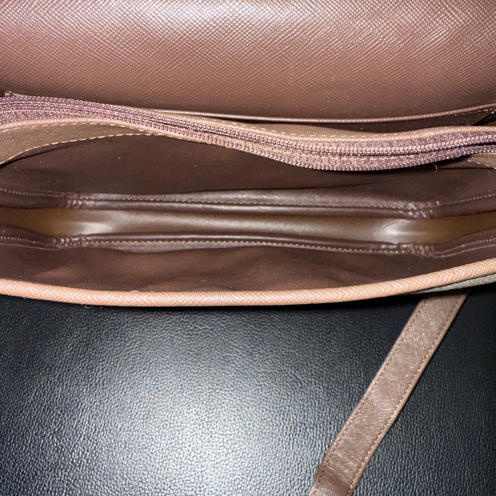 Like New!  Burberrys Vintage Novacheck Crossbody Bag - Picture 7 of 8